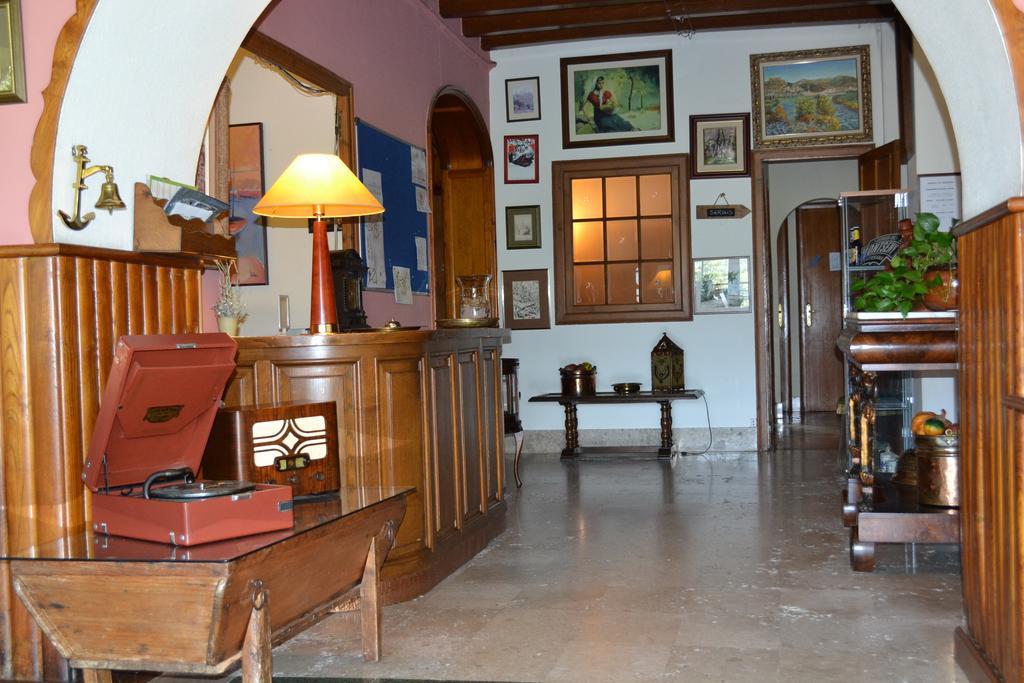 Hostal De La Gloria Виладрау Екстериор снимка