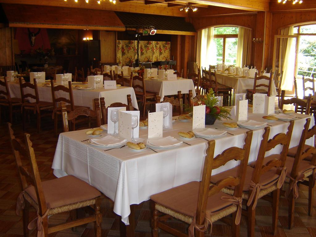 Hostal De La Gloria Виладрау Екстериор снимка