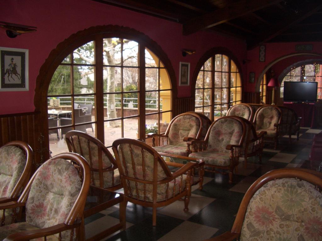 Hostal De La Gloria Виладрау Екстериор снимка