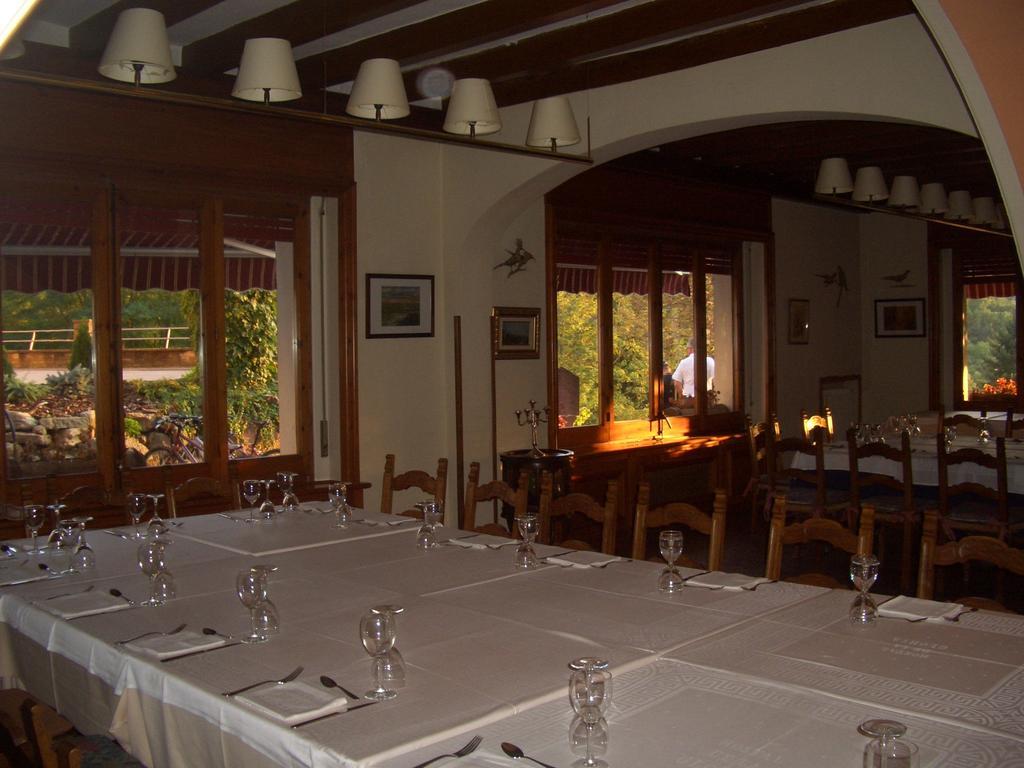 Hostal De La Gloria Виладрау Екстериор снимка