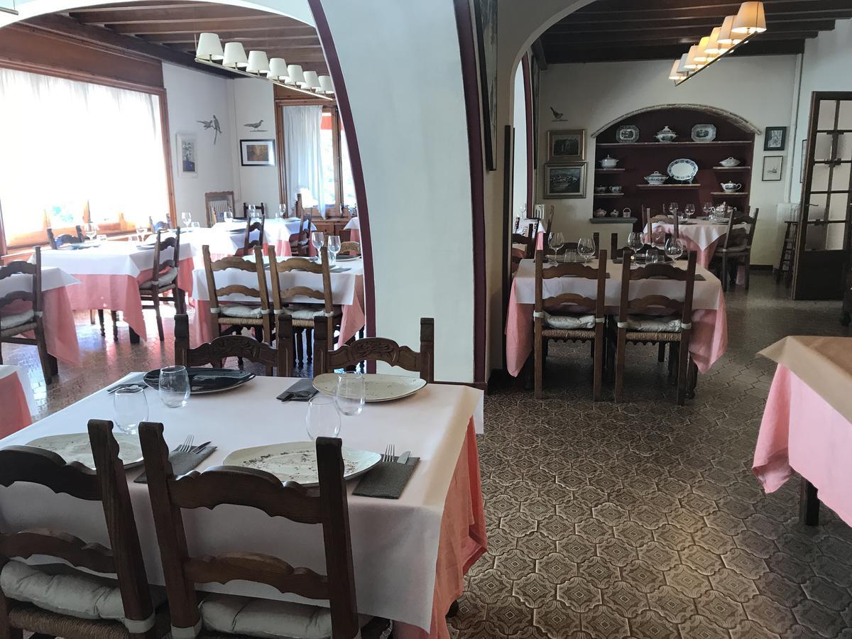 Hostal De La Gloria Виладрау Екстериор снимка