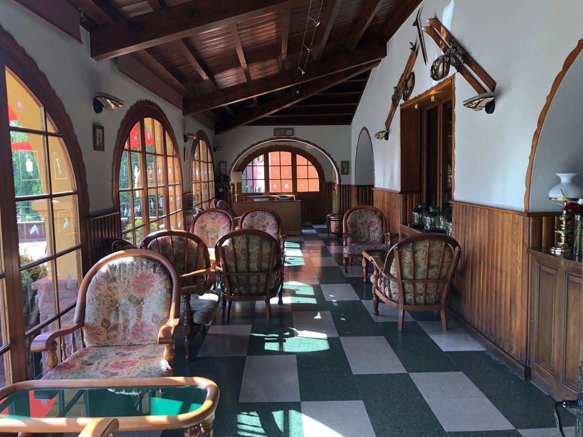 Hostal De La Gloria Виладрау Екстериор снимка