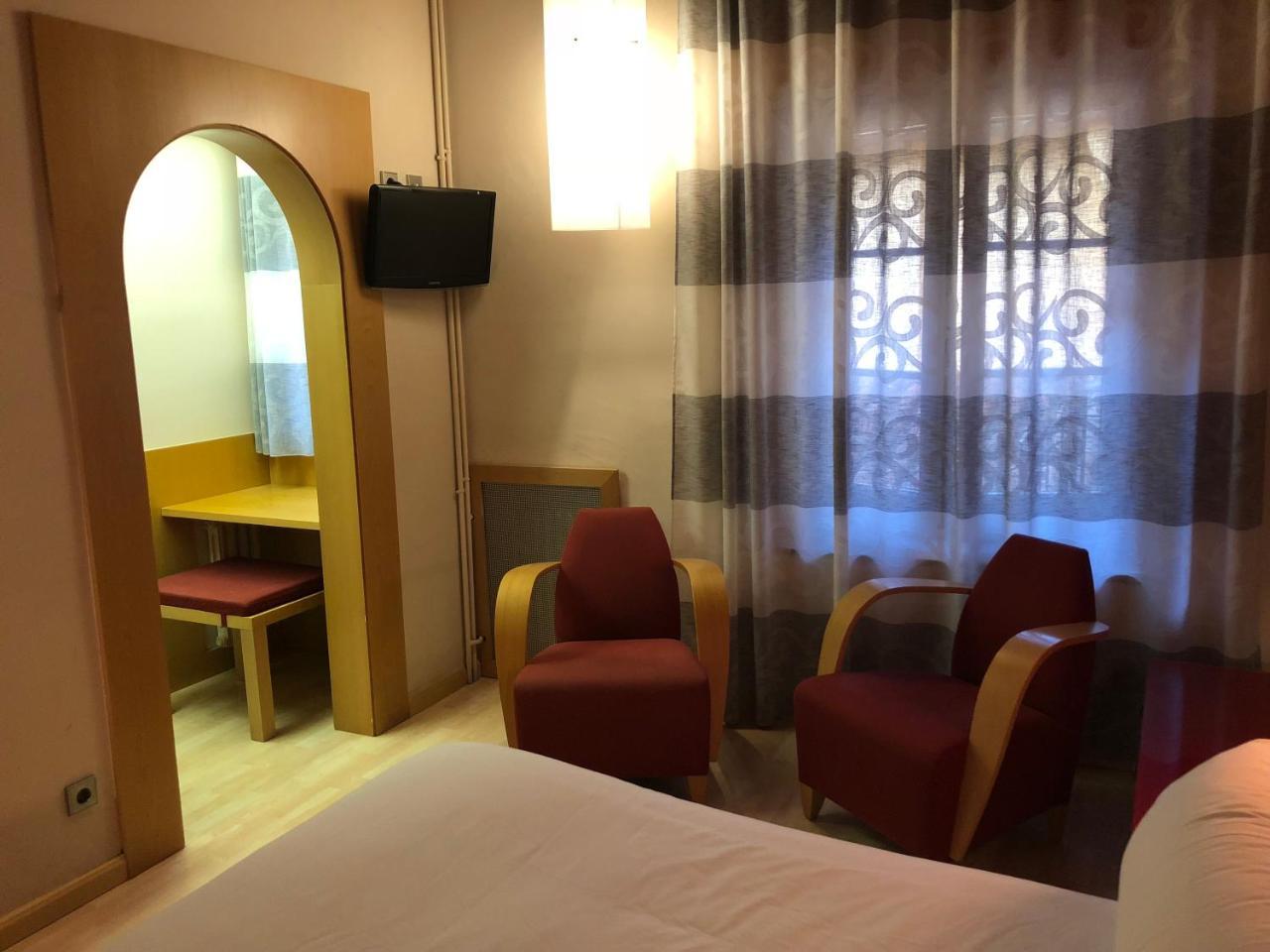 Hostal De La Gloria Виладрау Екстериор снимка