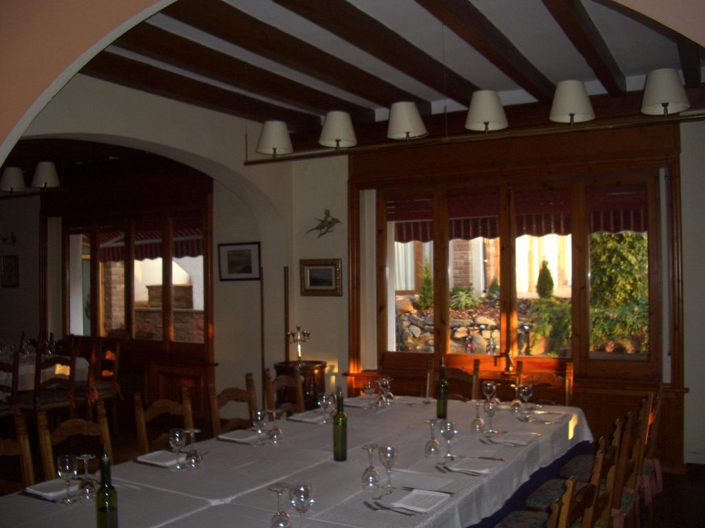 Hostal De La Gloria Виладрау Екстериор снимка