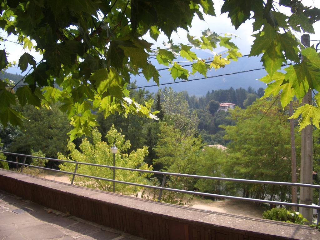 Hostal De La Gloria Виладрау Екстериор снимка
